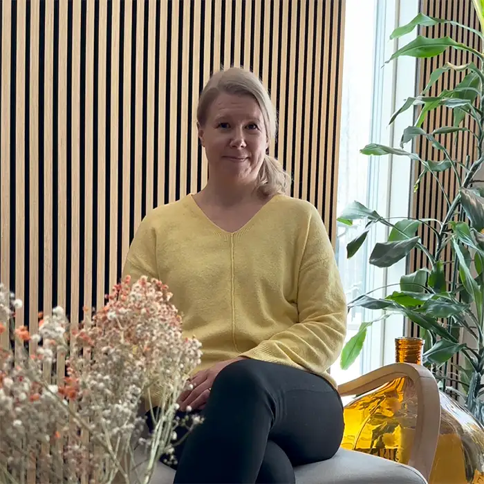 Anne Lindholm, Suuntima